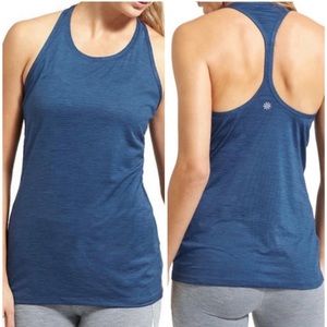 ✳️ ATHLETA high neck shadow stripe Chi tank